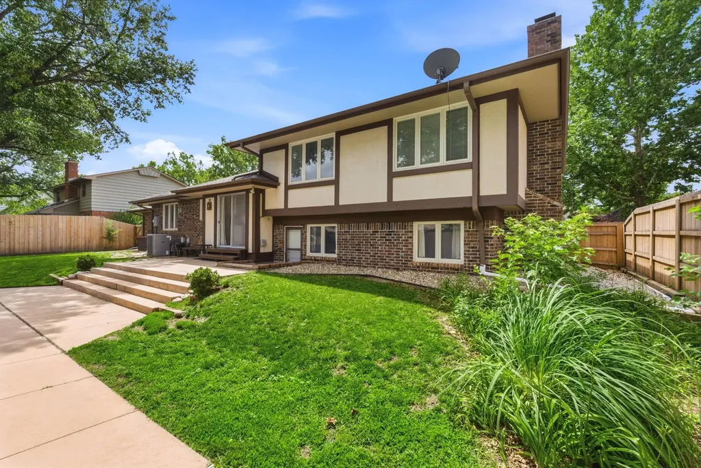8300 E Brookhollow Wichita KS 67206