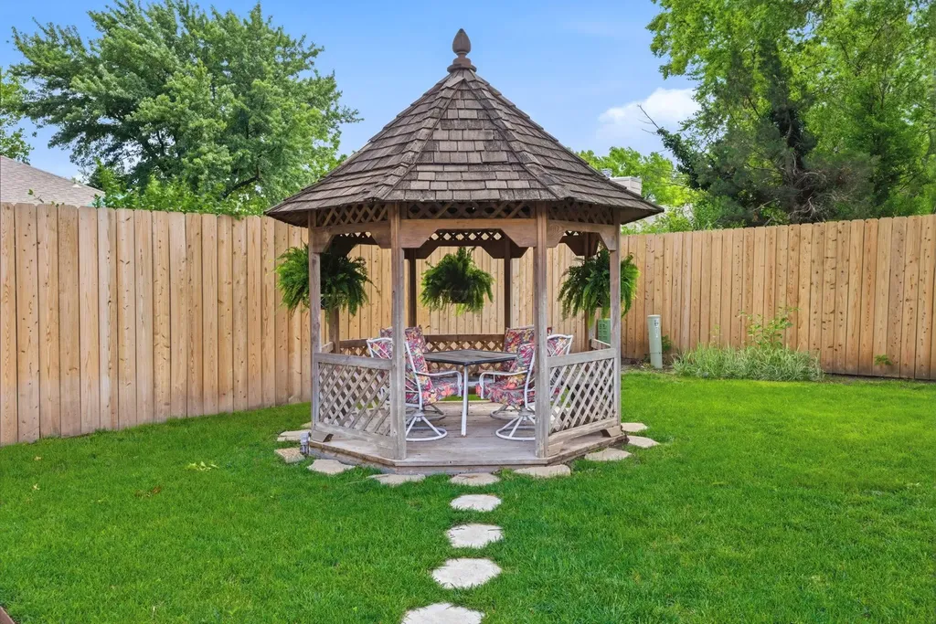 8300 E Brookhollow Wichita KS 67206