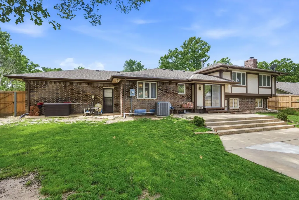 8300 E Brookhollow Wichita KS 67206