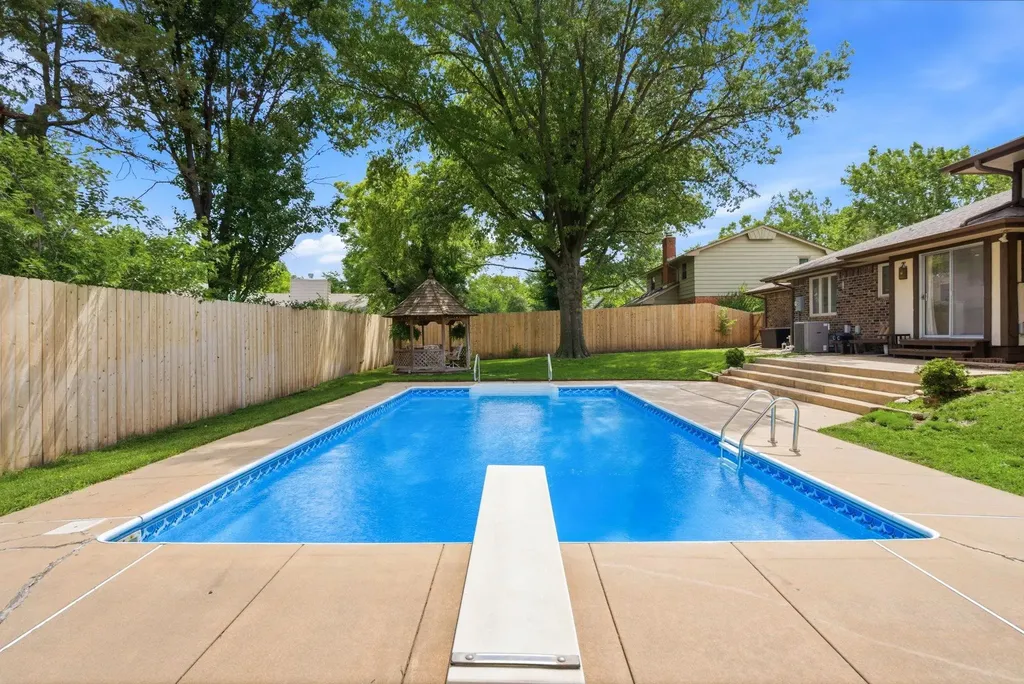 8300 E Brookhollow Wichita KS 67206