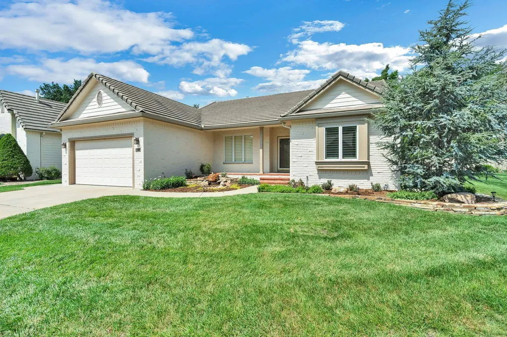 729 N Crest Ridge Wichita KS 67230