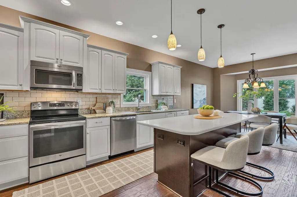 729 N Crest Ridge Wichita KS 67230