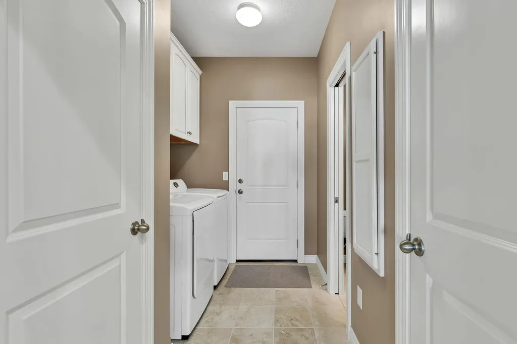 729 N Crest Ridge Wichita KS 67230