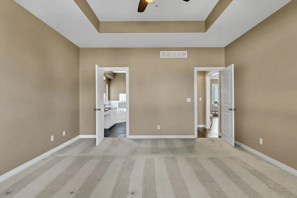 729 N Crest Ridge Wichita KS 67230