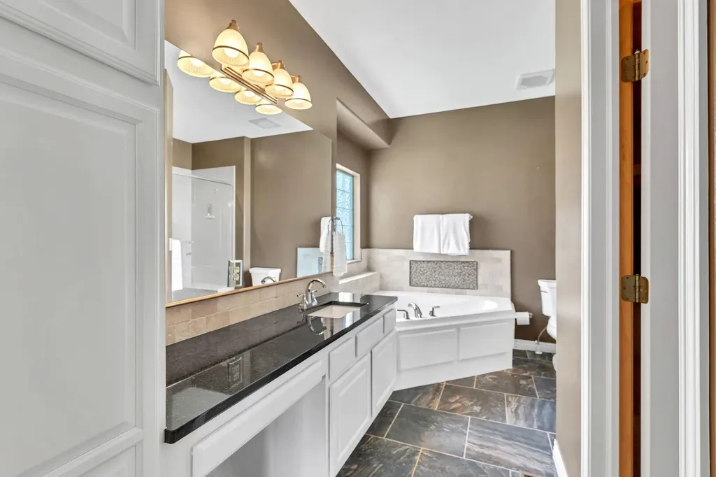 729 N Crest Ridge Wichita KS 67230
