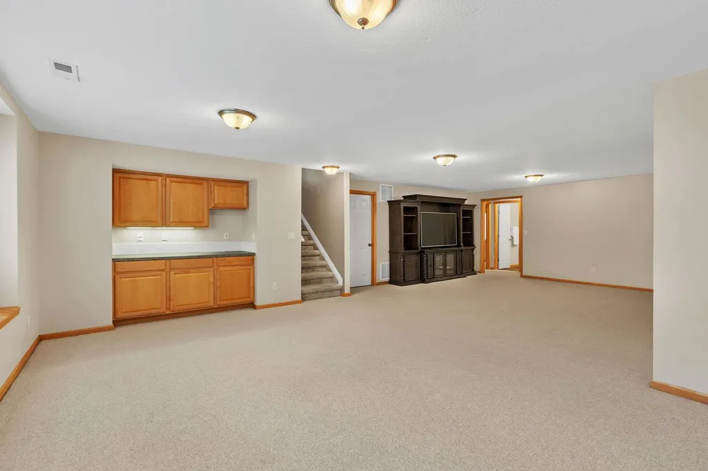 729 N Crest Ridge Wichita KS 67230