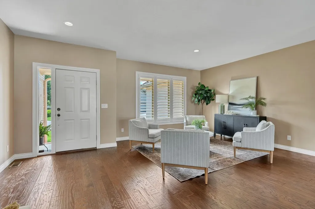 729 N Crest Ridge Wichita KS 67230