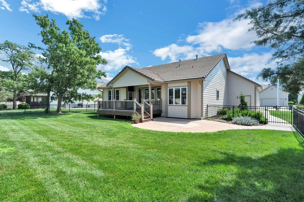 729 N Crest Ridge Wichita KS 67230