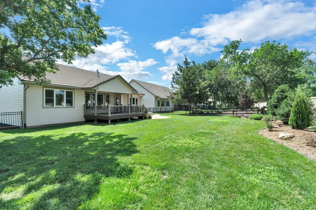 729 N Crest Ridge Wichita KS 67230