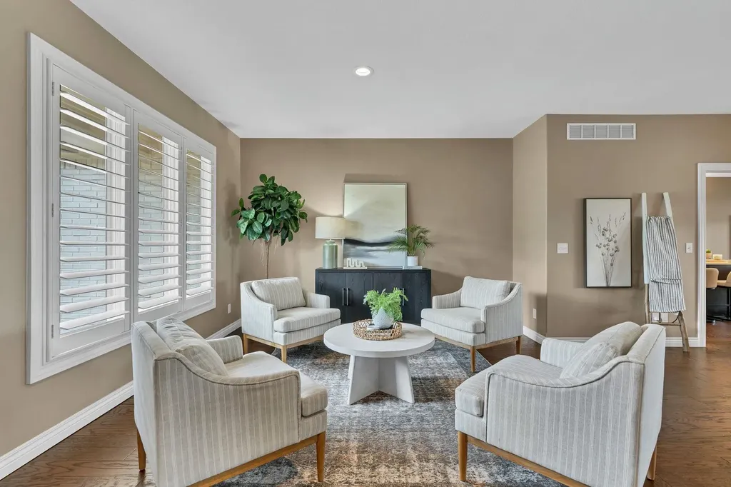 729 N Crest Ridge Wichita KS 67230