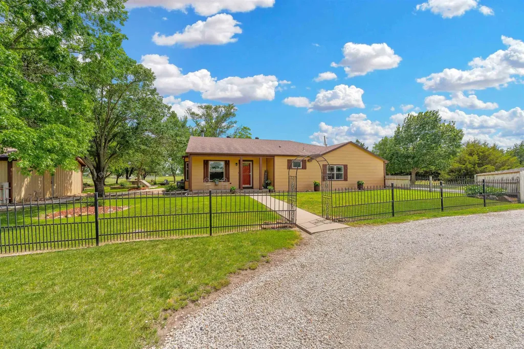 6017 W 73rd Street S Haysville KS 67060