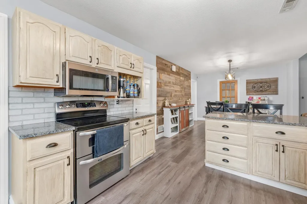 6017 W 73rd Street S Haysville KS 67060
