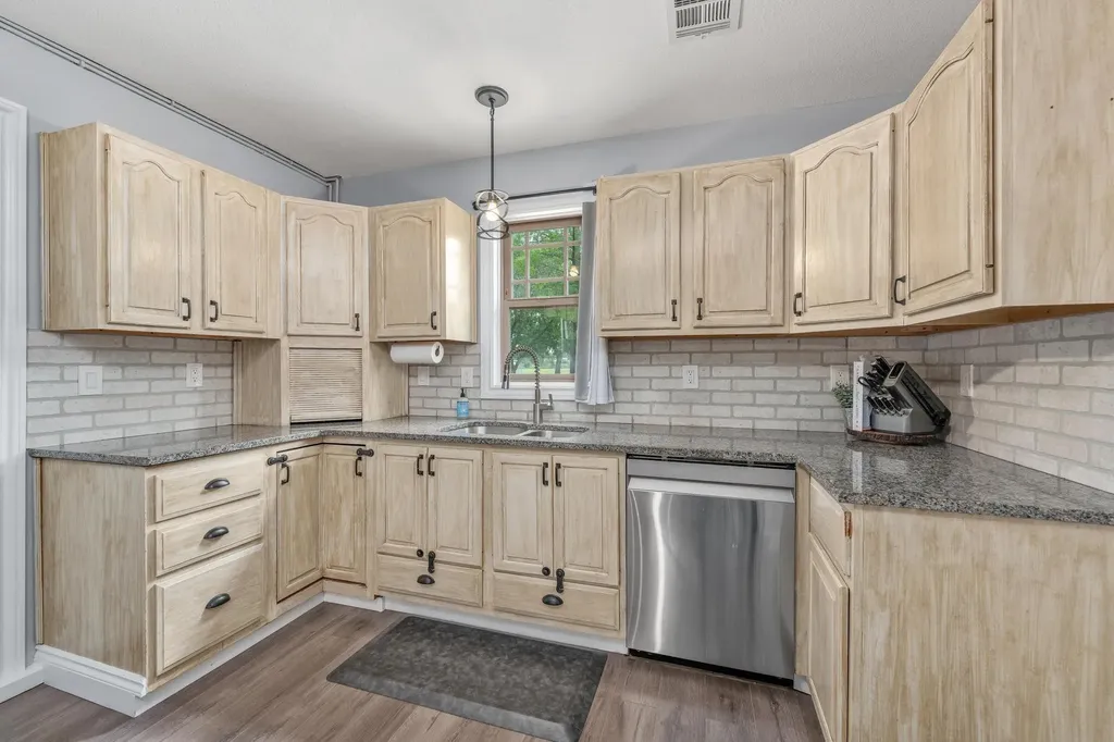 6017 W 73rd Street S Haysville KS 67060