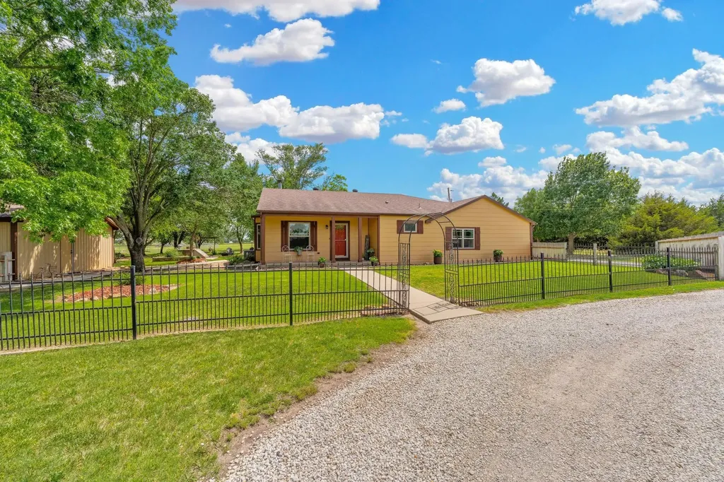 6017 W 73rd Street S Haysville KS 67060