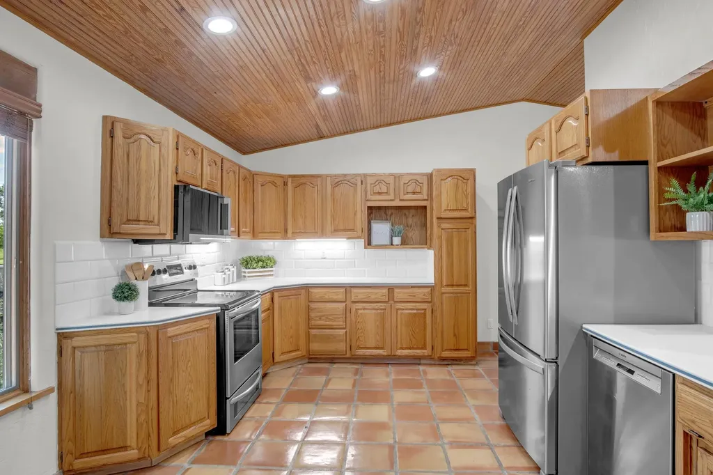532 N Rock Road Newton KS 67114