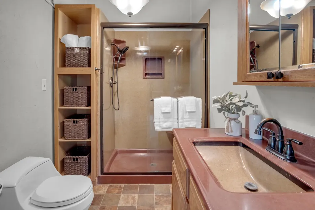 532 N Rock Road Newton KS 67114