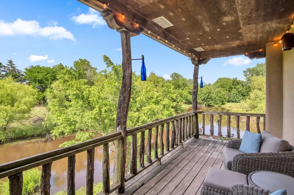 532 N Rock Road Newton KS 67114