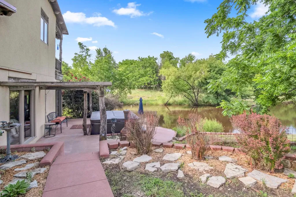 532 N Rock Road Newton KS 67114