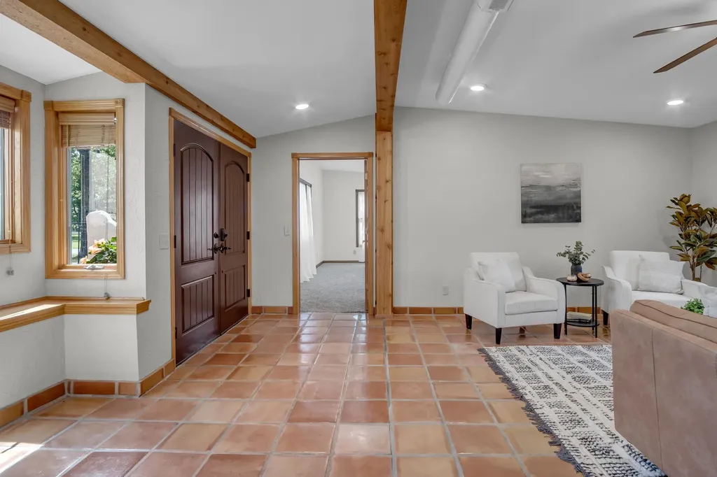 532 N Rock Road Newton KS 67114