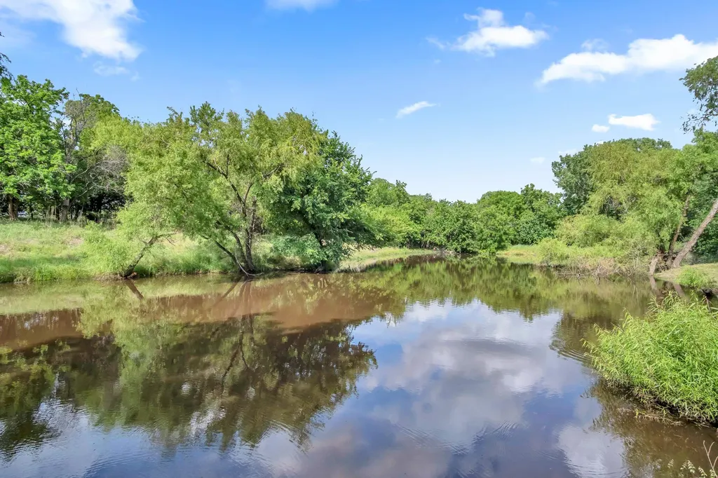 532 N Rock Road Newton KS 67114
