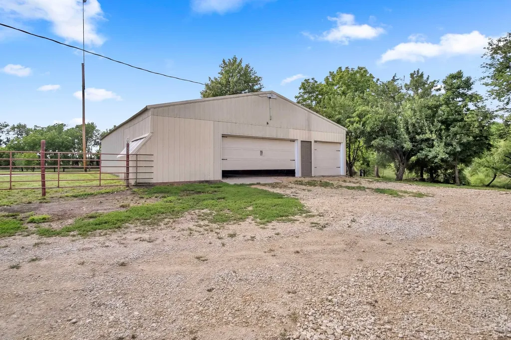 532 N Rock Road Newton KS 67114