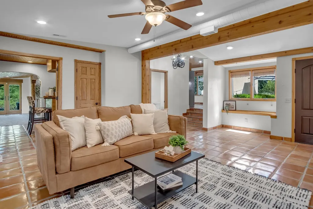 532 N Rock Road Newton KS 67114