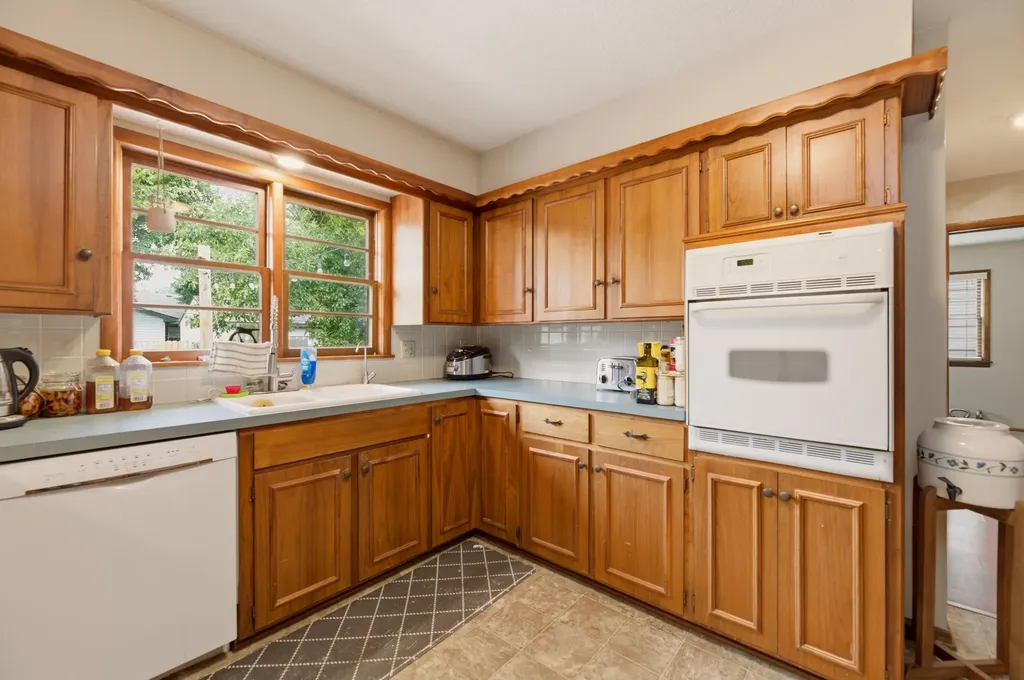 2805 N Richmond Avenue Wichita KS 67204