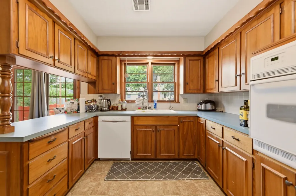 2805 N Richmond Avenue Wichita KS 67204