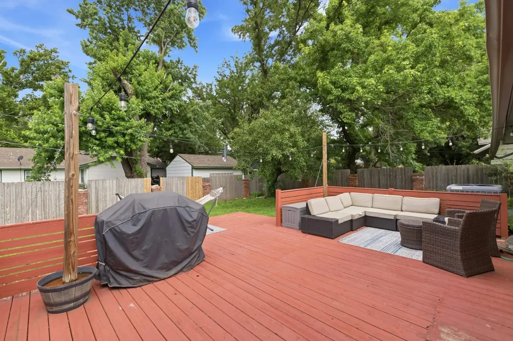 2805 N Richmond Avenue Wichita KS 67204