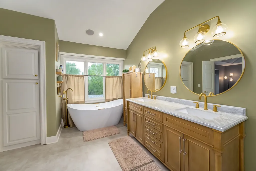 116 N Rainbow Lake Road Wichita KS 67235