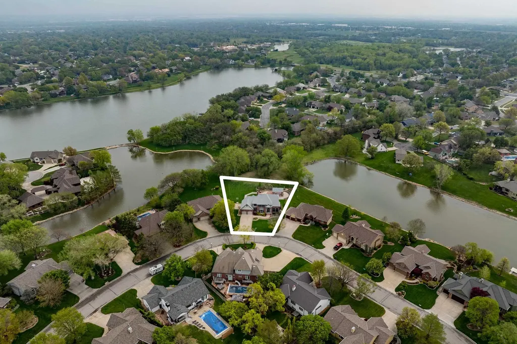 116 N Rainbow Lake Road Wichita KS 67235