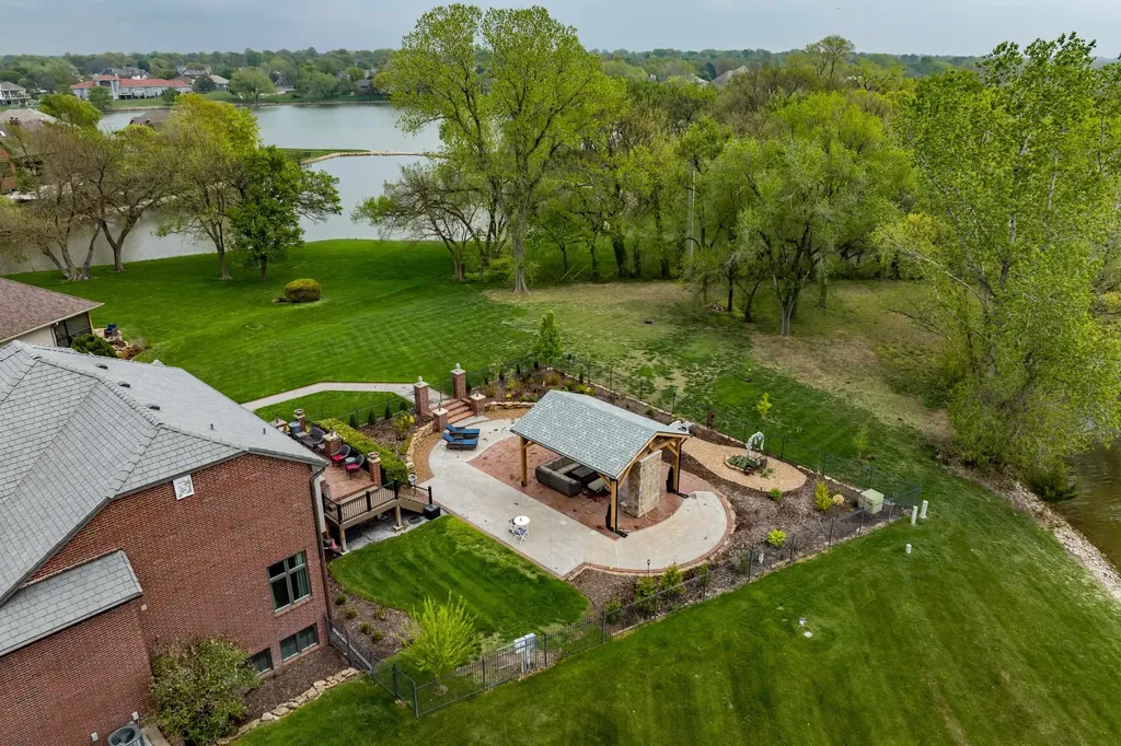 116 N Rainbow Lake Road Wichita KS 67235