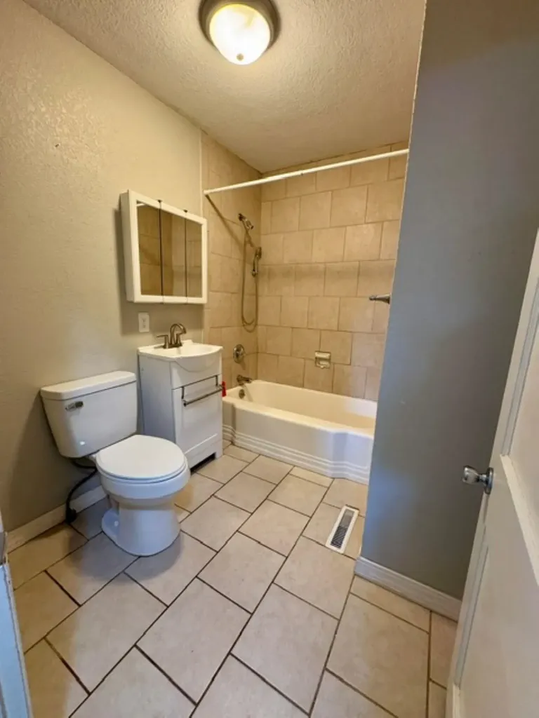 1416 N Henry Street Augusta KS 67010