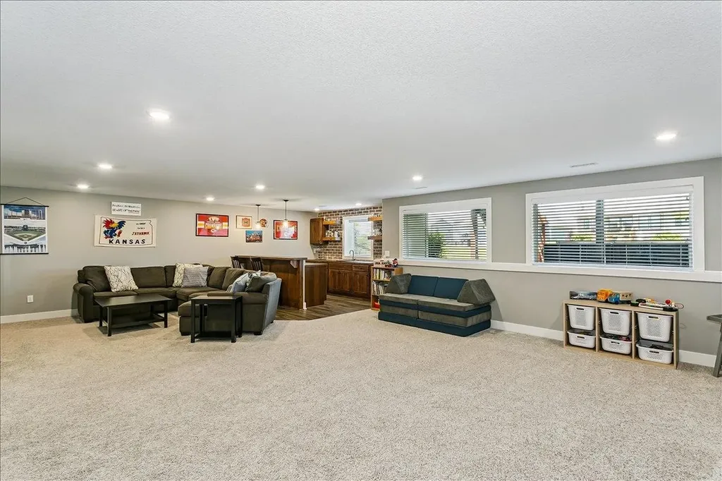 2407 N Lakeside Circle Andover KS 67002