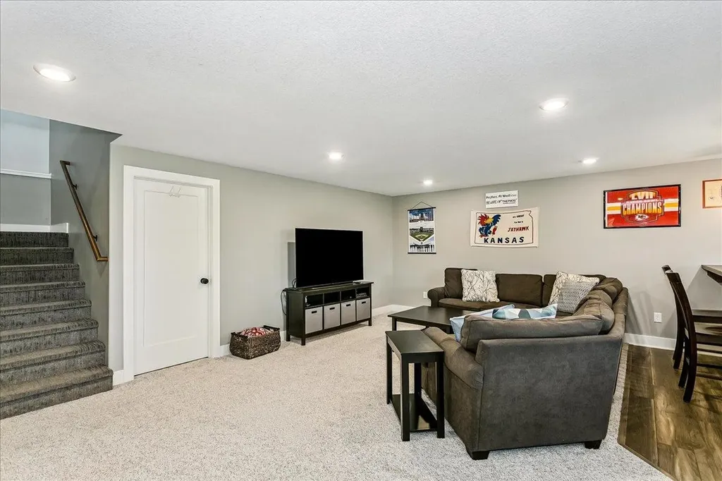 2407 N Lakeside Circle Andover KS 67002