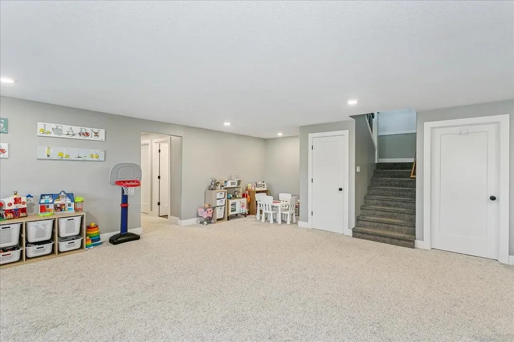 2407 N Lakeside Circle Andover KS 67002
