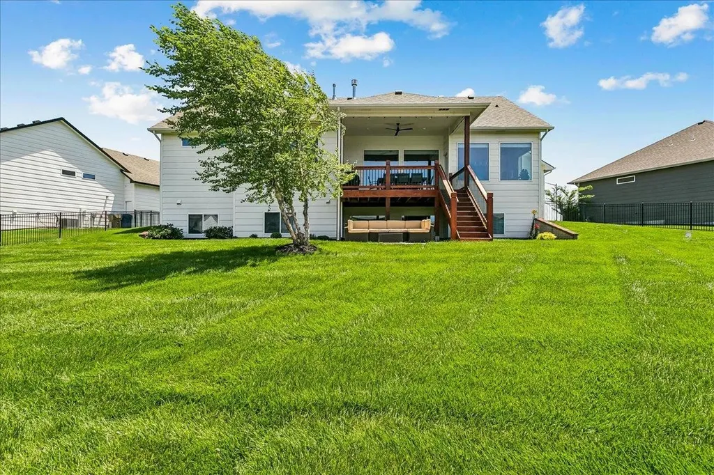 2407 N Lakeside Circle Andover KS 67002