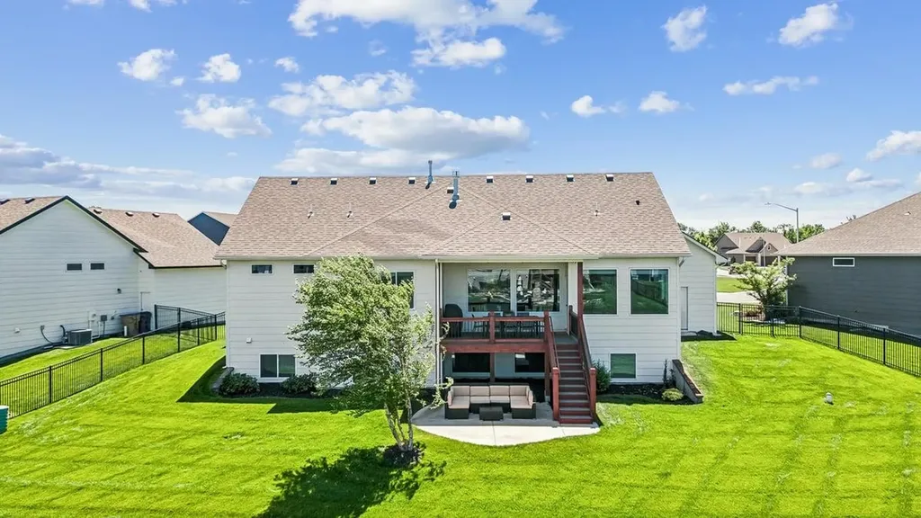 2407 N Lakeside Circle Andover KS 67002