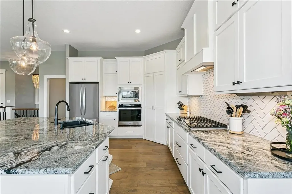 2407 N Lakeside Circle Andover KS 67002