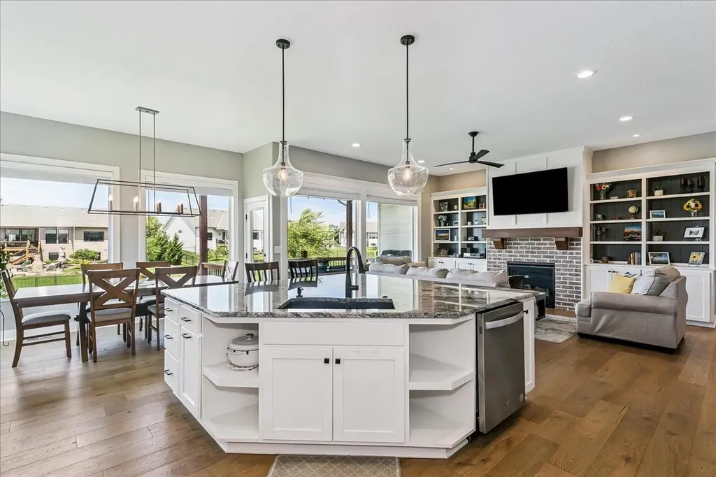 2407 N Lakeside Circle Andover KS 67002