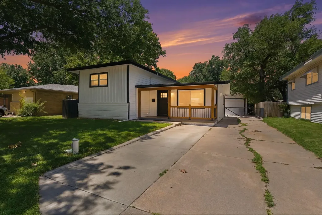 1921 N Gow Street Wichita KS 67203