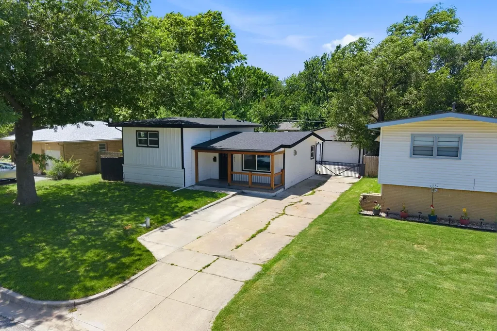 1921 N Gow Street Wichita KS 67203