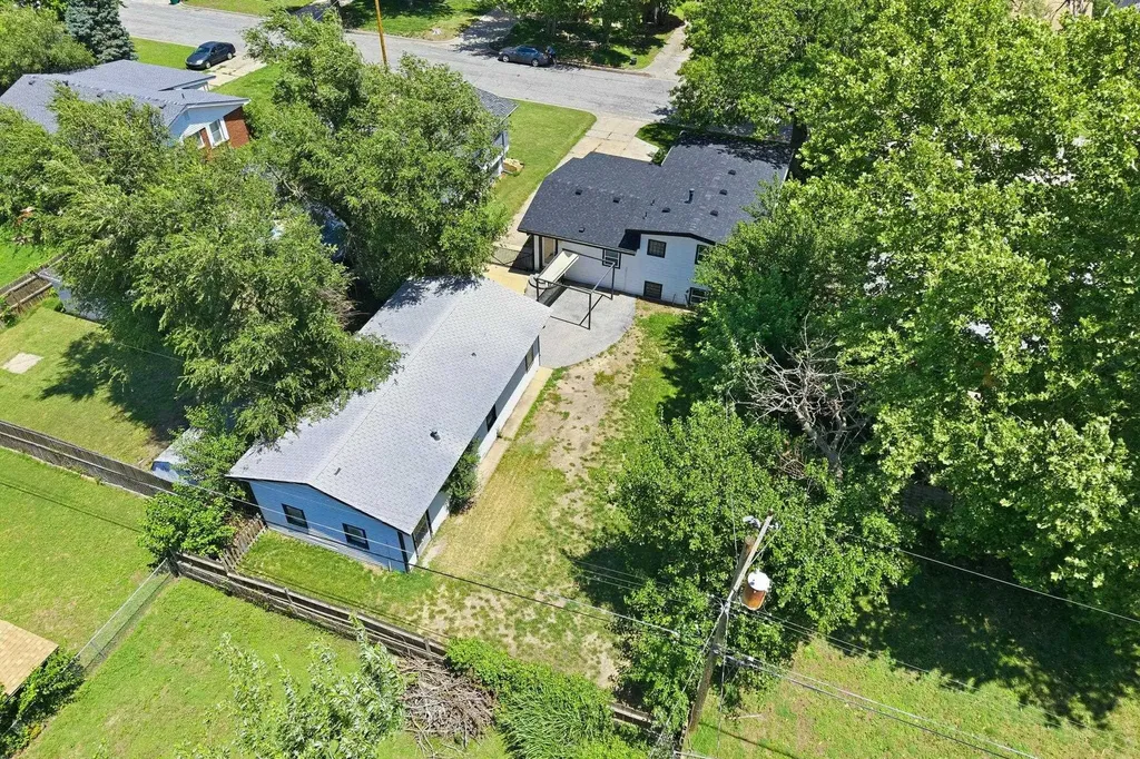 1921 N Gow Street Wichita KS 67203