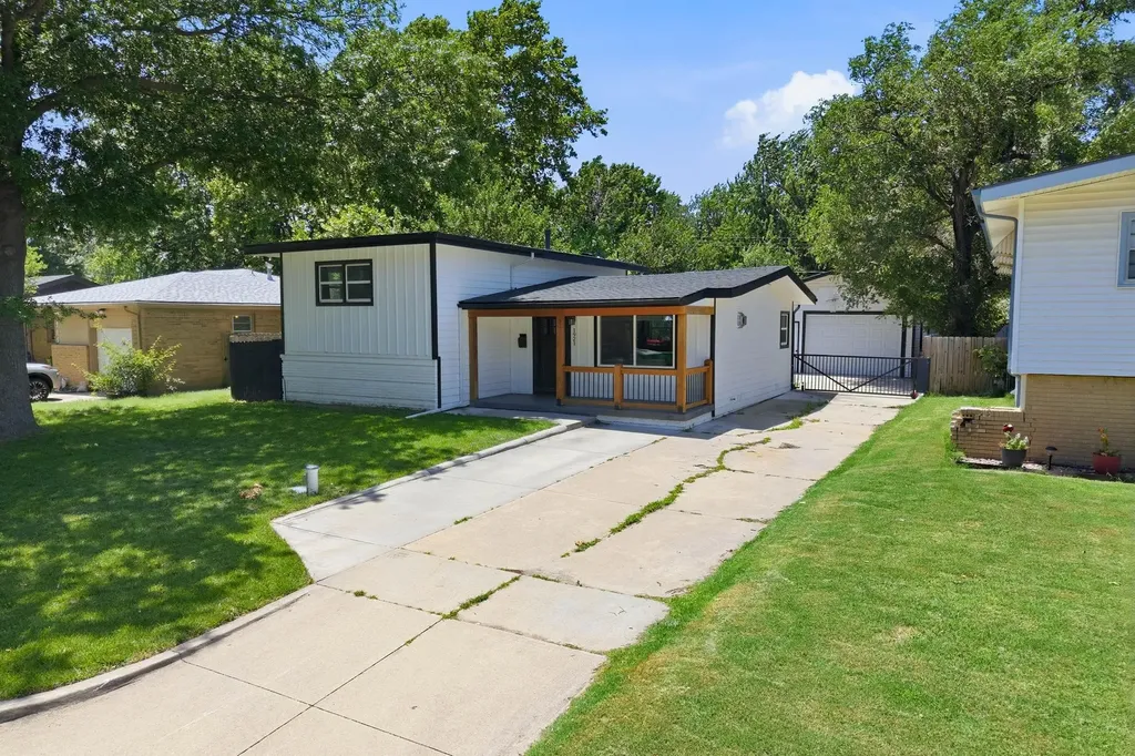 1921 N Gow Street Wichita KS 67203
