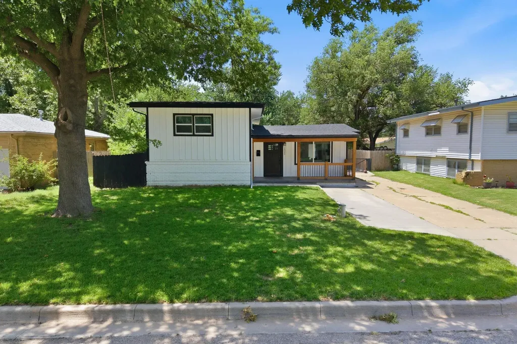 1921 N Gow Street Wichita KS 67203