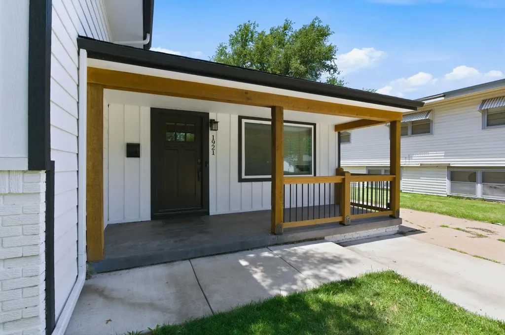1921 N Gow Street Wichita KS 67203