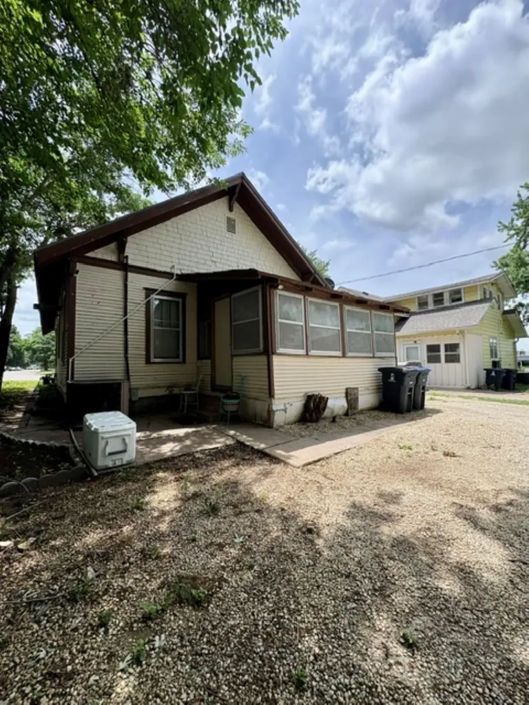 1218 W Central Avenue El Dorado KS 67042