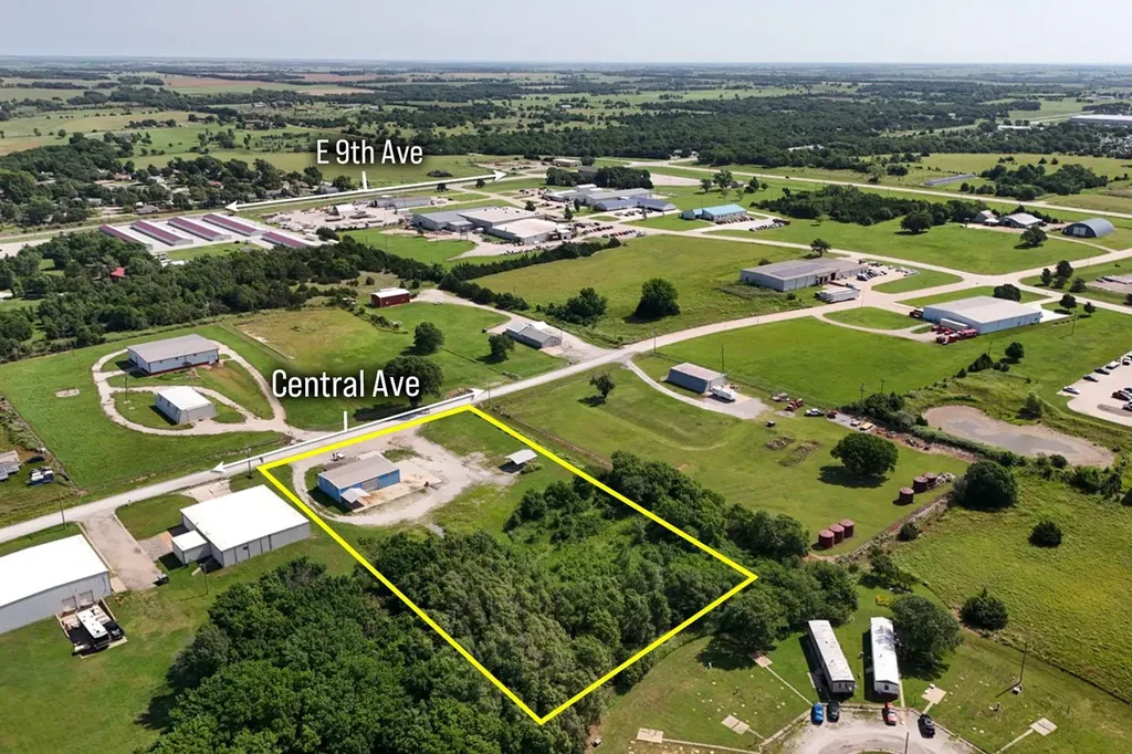 3315 E Central Winfield KS 67156