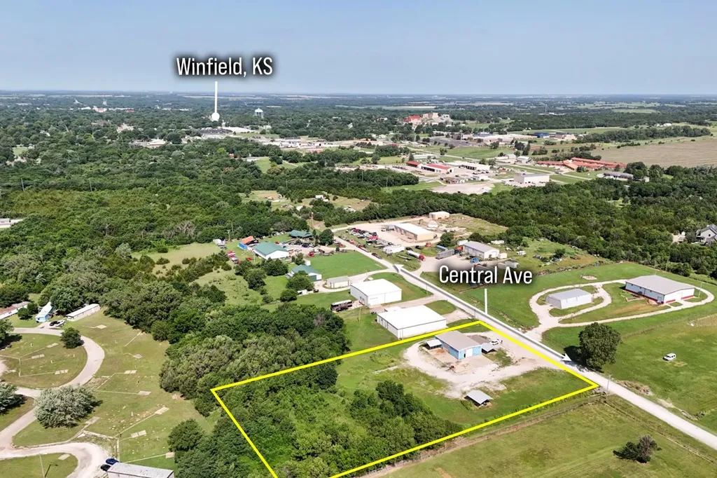 3315 E Central Winfield KS 67156