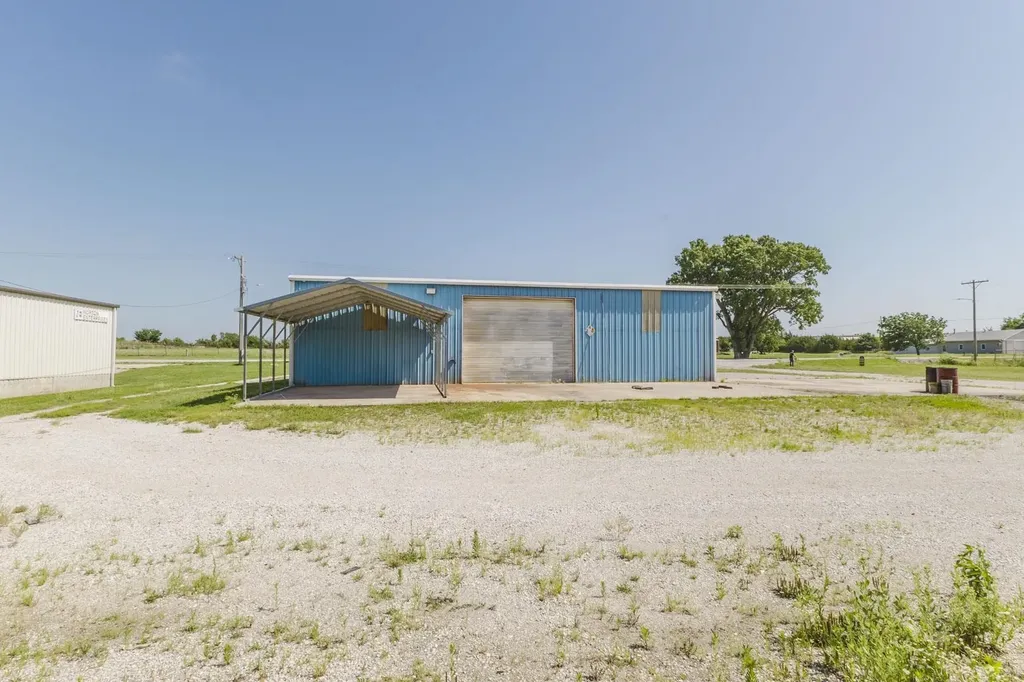 3315 E Central Winfield KS 67156